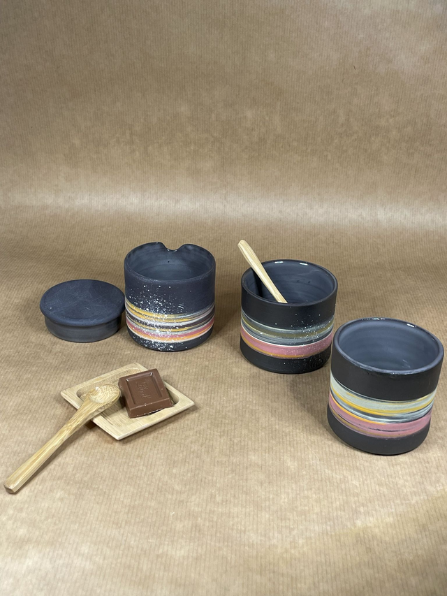 Tasse artisanale en porcelaine noire "Collection Voie lactée"