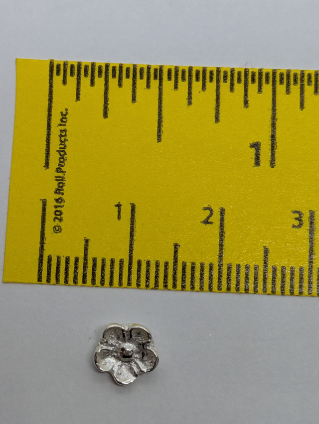 Medium Pretty Flower Earrings