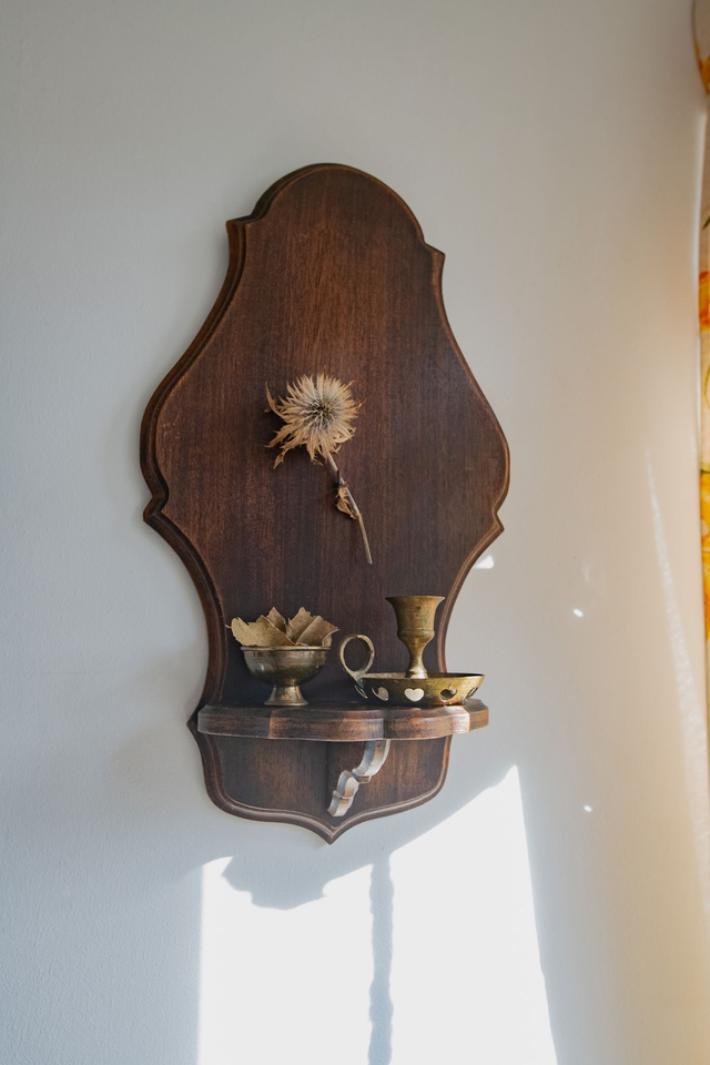 Autel Mystique 🌙 Étagère en bois sombre