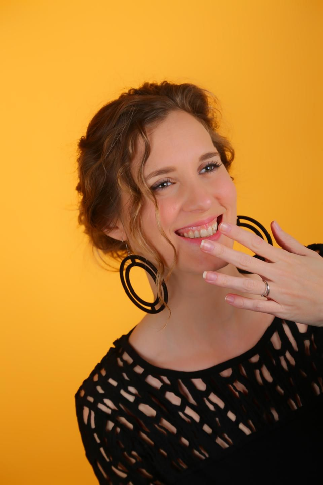 Boucles d&#039;oreilles &quot;pleine lune&quot; - PMMA noir - Collection Arasy