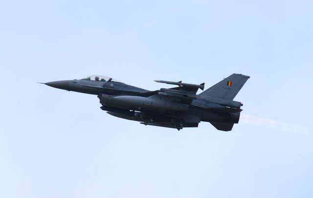 A4 Belgian F-16A Fighter Jet - Photoprint Unframed