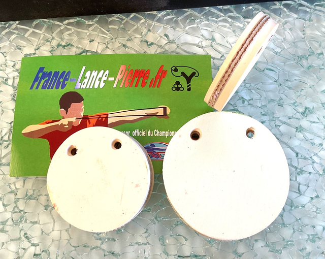 01F ... Cible indestructible en caoutchouc fibré 