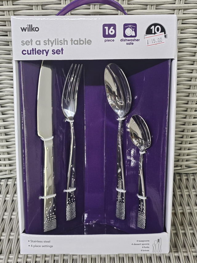 16 piece cuttelry set