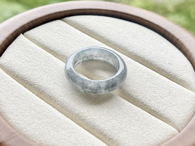 Bague en jade (54) - HS715