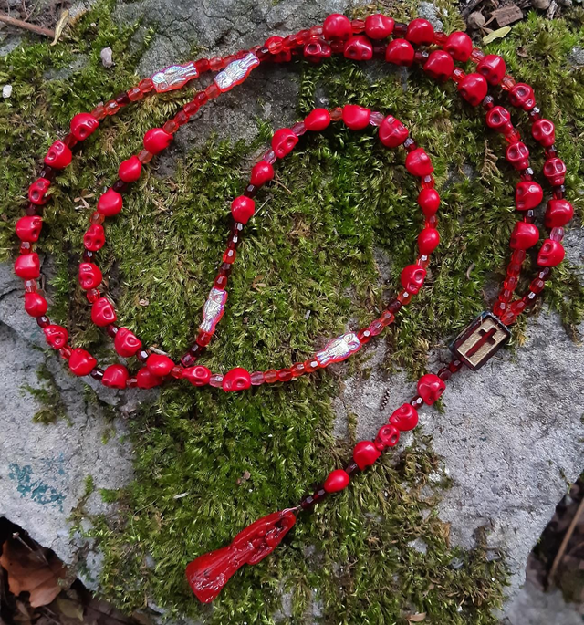 Chapelet Santa Muerte roja