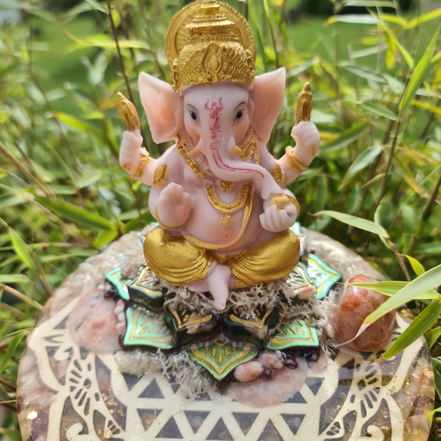 Ganesh Grenat et Pierre de soleil 