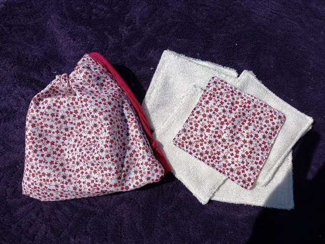 10 lingettes démaquillantes ou de toilette en bambou/coton avec pochette de rangement assortie