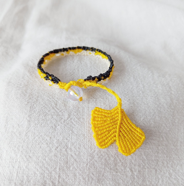 Bracelet en macramé en forme de ginko