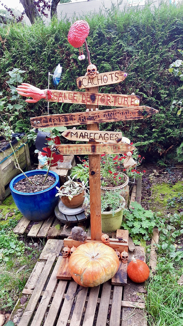 Terrible Panneau indicateur d'Halloween 