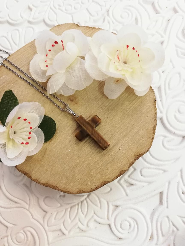 Collier pendentif croix œil de tigre