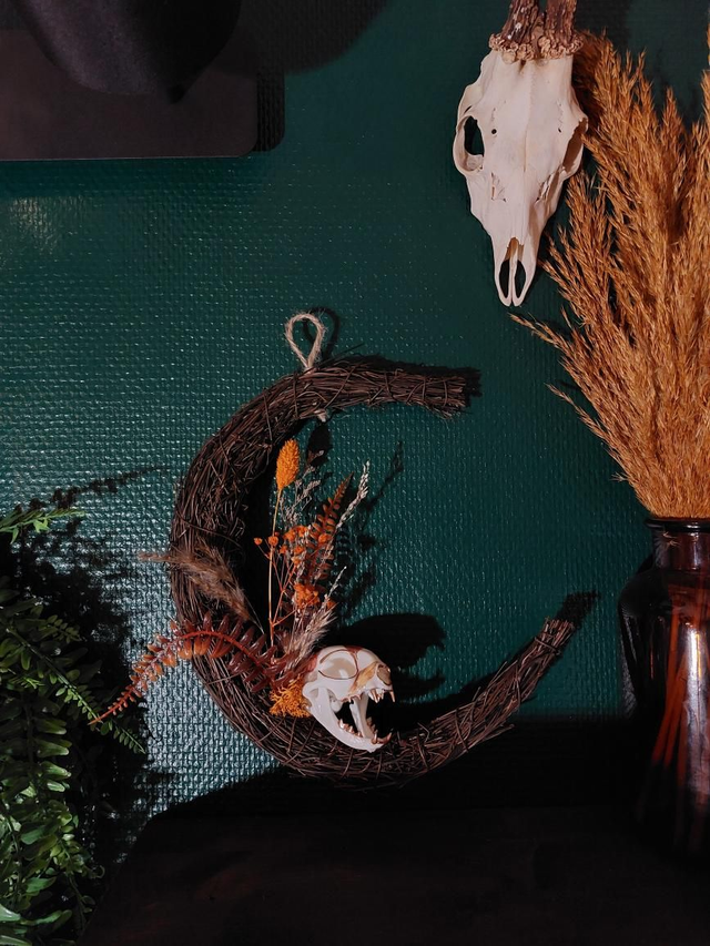 Suspension crâne chat automne