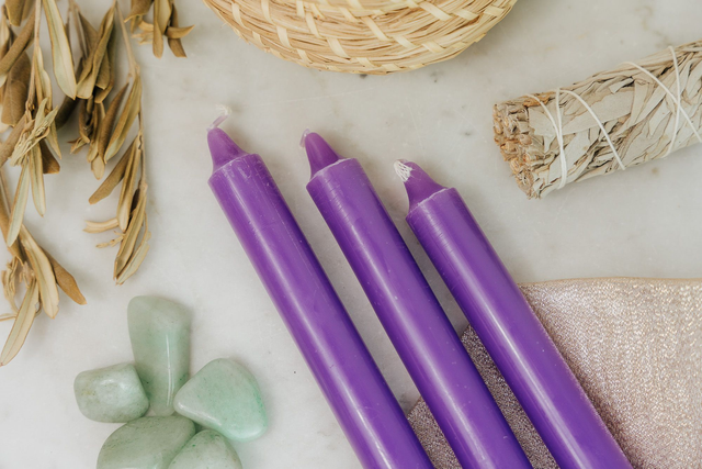 Bougie teintée masse violette - Stimule la clairvoyance, le pouvoir personnel