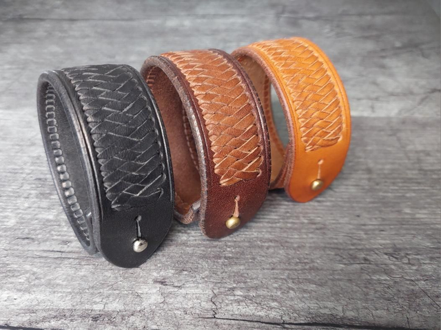 Armband geflochten breit