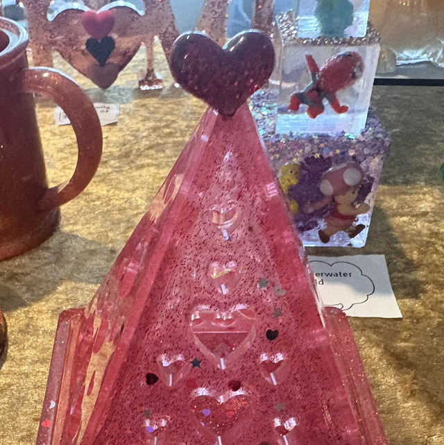 Heart tea light holder
