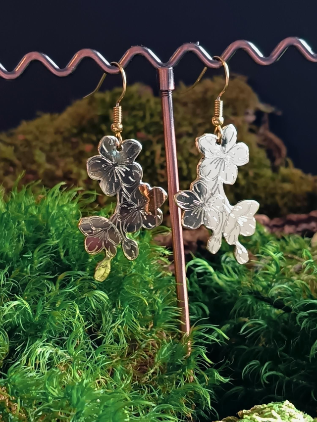 Boucles d'oreilles - crochets - Sakura - fleurs de cerisier - laiton - La&Titia 