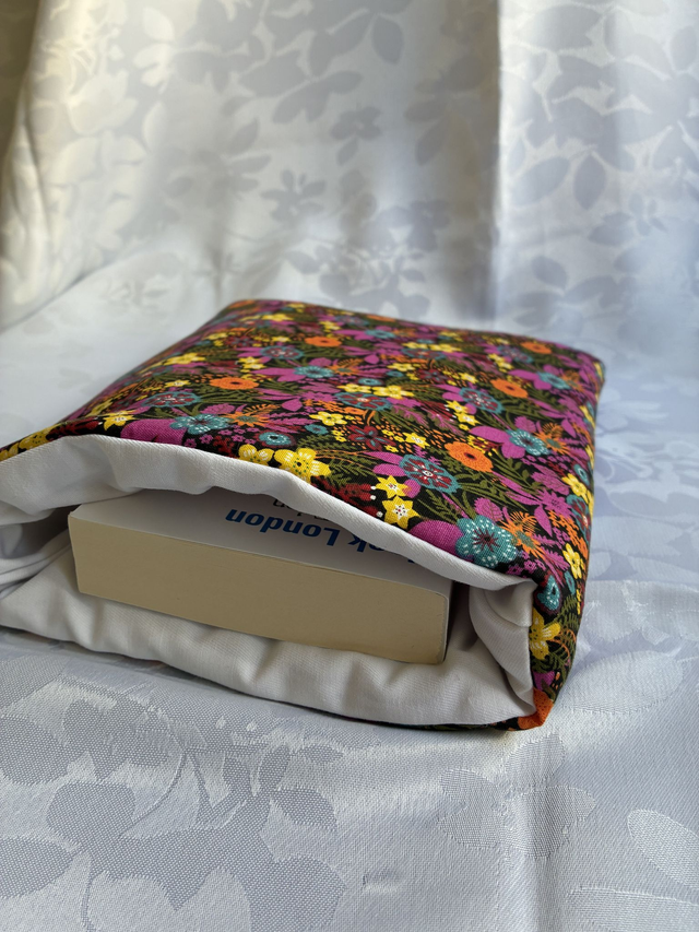 Pochette à livre fleurs marrons