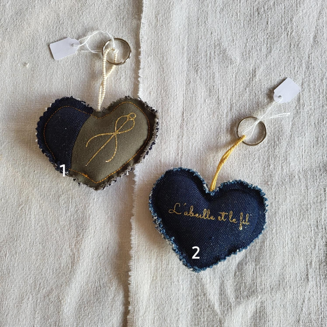 Porte-clés cœur en jean upcyclé- bicolore