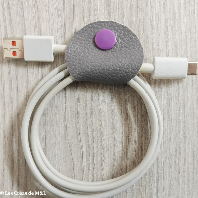 Attache câble ROND Gris