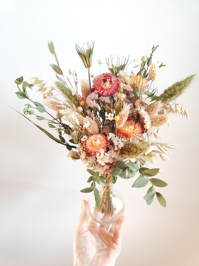 Bouquet avec vase - April