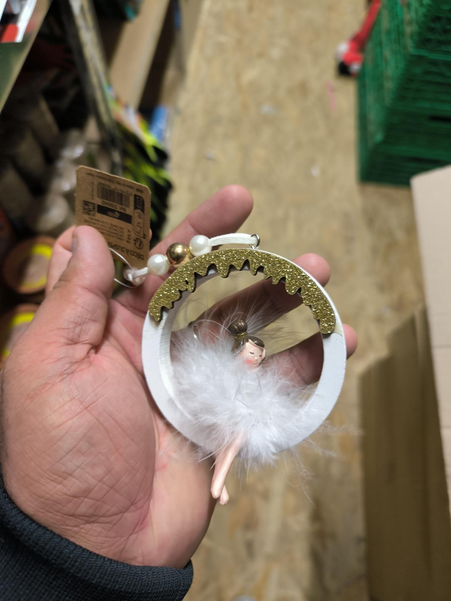 DECORATION A SUSPENDRE DANSEUSE 