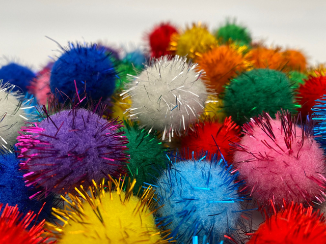 Sparkly Pom-Pom Ball