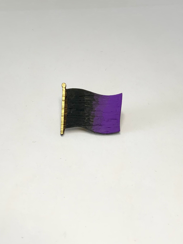 Pin’s « drapeau noir-violet »