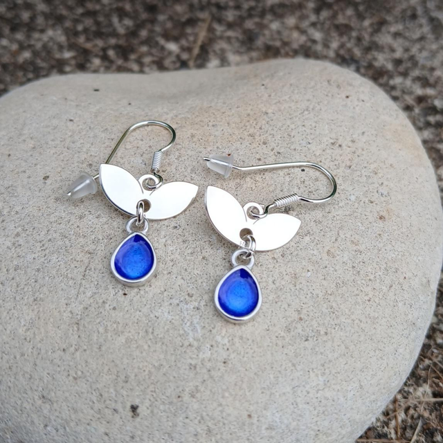 Boucles d'oreilles " l'envol des gouttes" en émail champlevé sur argent