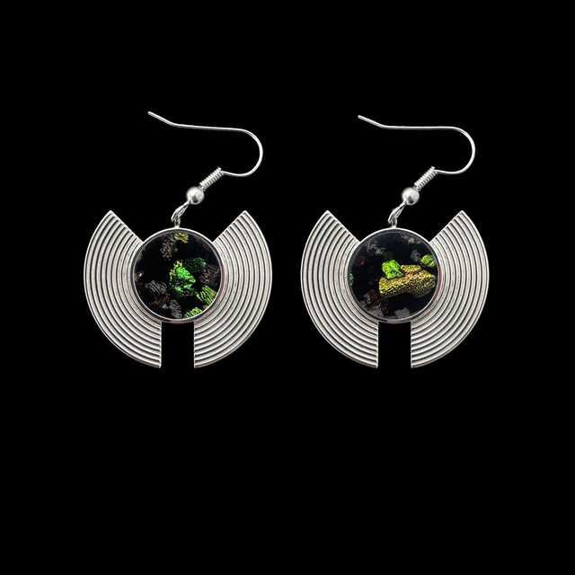 Boucles d'oreille Plastron - Sternocera | Vert boréal 2/15