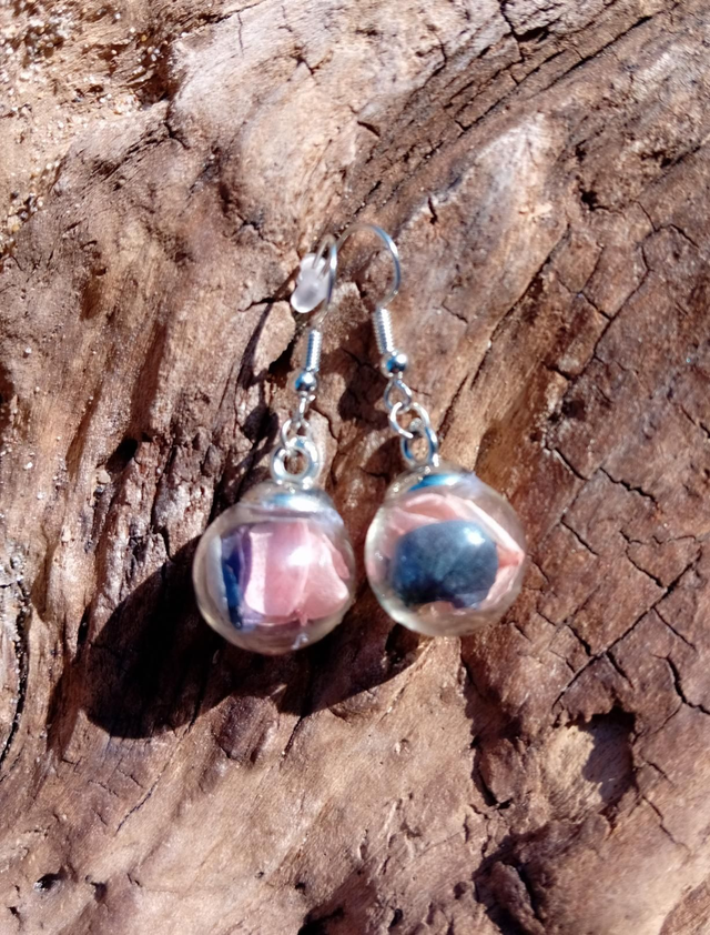 Boucles sphère en verre avec hortensia rose bleu 