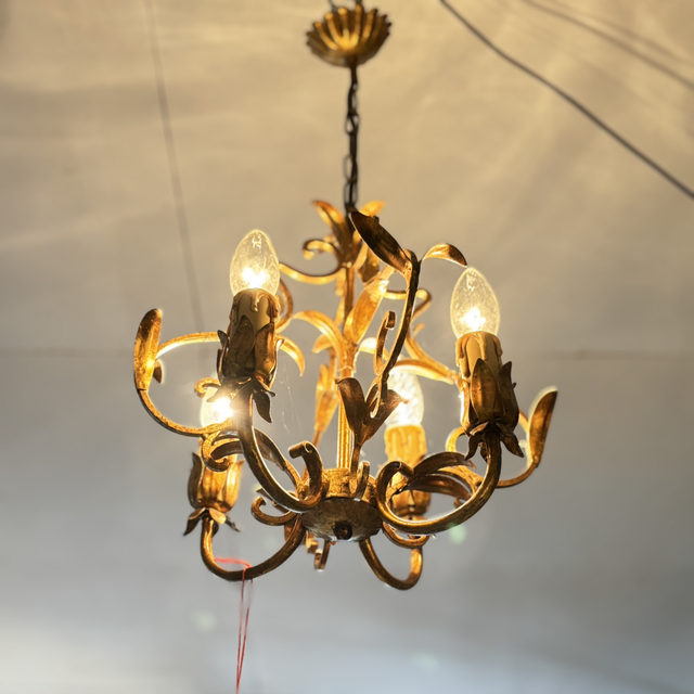 Kronleuchter in Gold Schmiedearbeit 