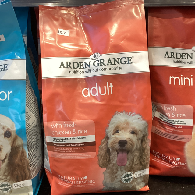 Arden grange chicken and rice dog food (adult)