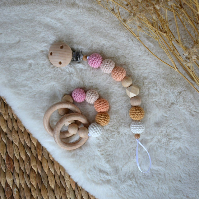 Hochet et/ou attache tétine rose corail