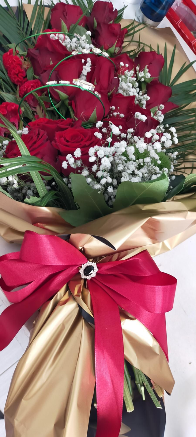 20 rose rosse gambo 70cm con confezione regalo e punto luce 
