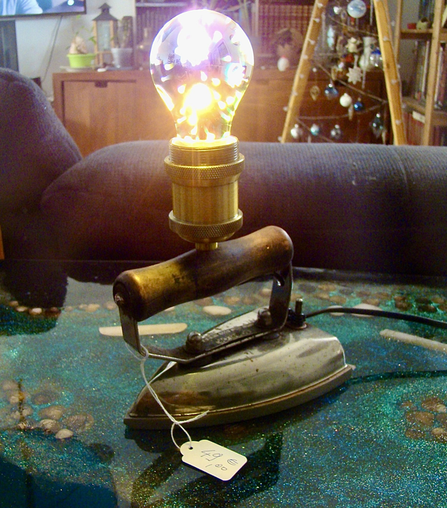 Fer à repasser la lumière.