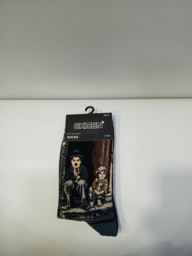 ΚΑΛΤΣΕΣ ΜΕ ΘΕΜΑ ΤΣΑΡΛΥ ΤΣΑΠΛΙΝ