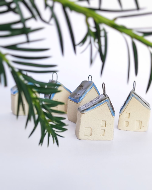 Zestaw 5 mikro domków ceramicznych niebiesko-szarych
