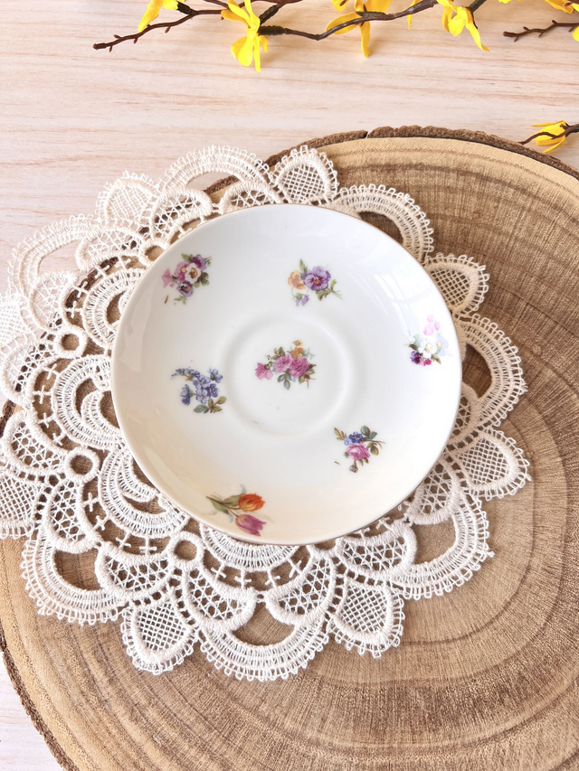 🌼 Sous tasse - en porcelaine "petits bouquets"