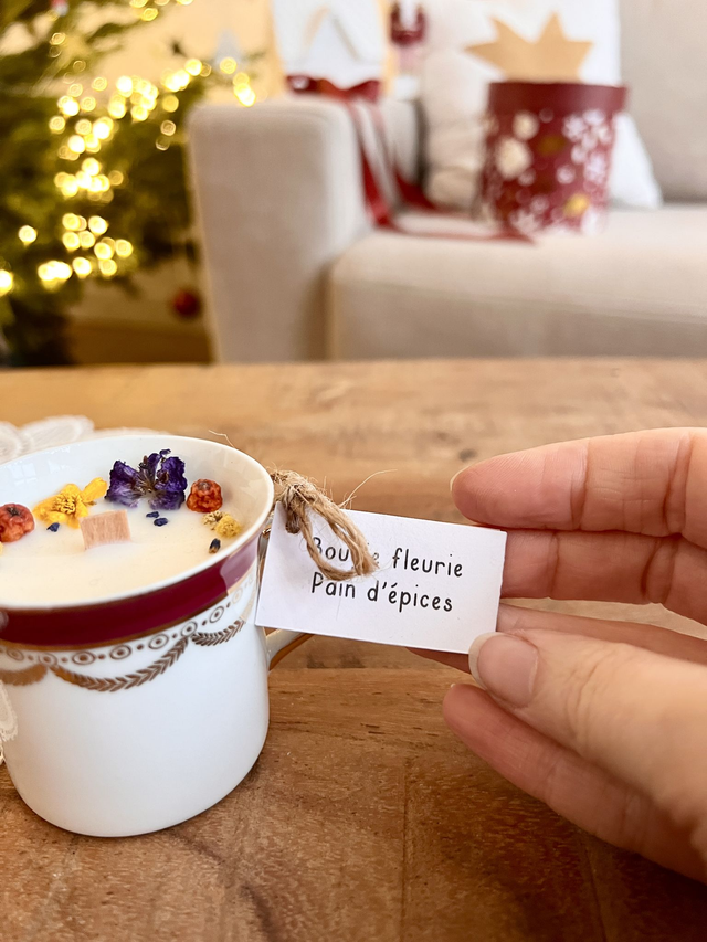🎄 Bougie Pain d'épices - tasse à café "frise bordeaux et or"