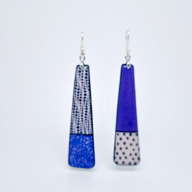 Boucles d&#039;oreilles violet longues