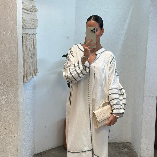 205 Vestido Odin blanco con gris 