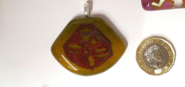 Large Xmas pendant &amp; chain p49
