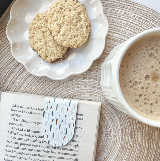 Dash - Faux Leather Magnetic Bookmark 