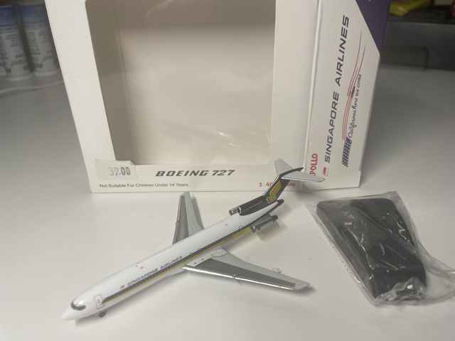 1/400 Boeing 727-200 Singapore Airlines 9V-SGH