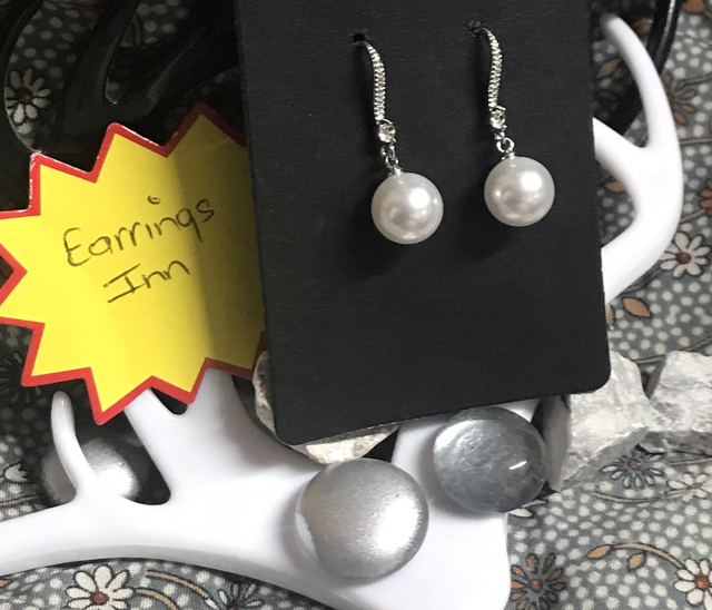 White Dangling Earrings - WDE41
