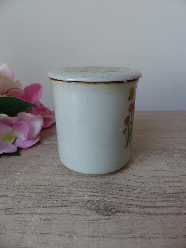 Tisanière Vintage en Grès Français – Mug avec Couvercle – Décor Floral Champêtre – Tasse Beige Mouchettée – Cadeau pour Amateur de Thé