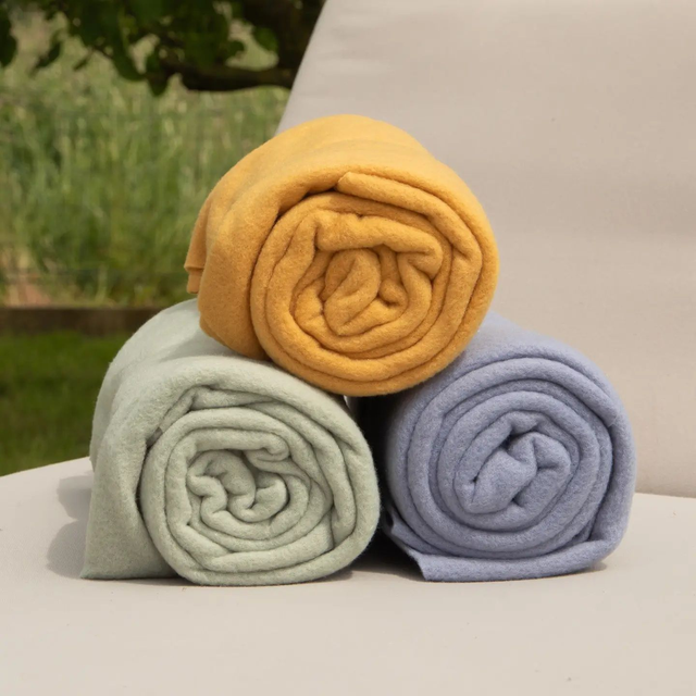 Plaid polaire RISO 130 x 160 cm avec sangle