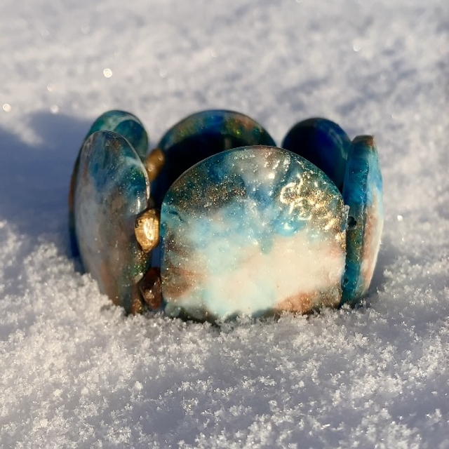 Bracelet Skiny - nuances de bleu blanc et doré 