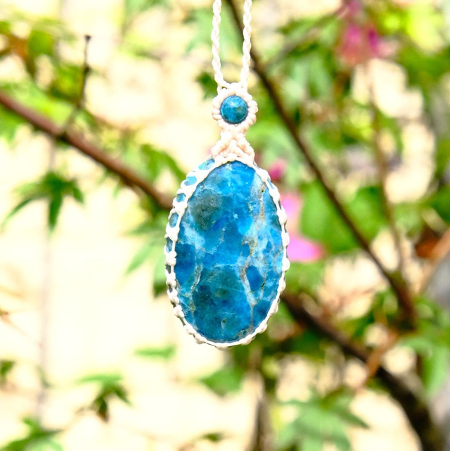 Collier Apatite serti 