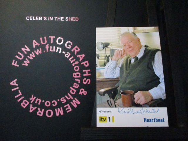 William Simons (Alf Ventress) Original Pre-Print Black &amp; Yellow Heartbeat 6x4 Cast Card