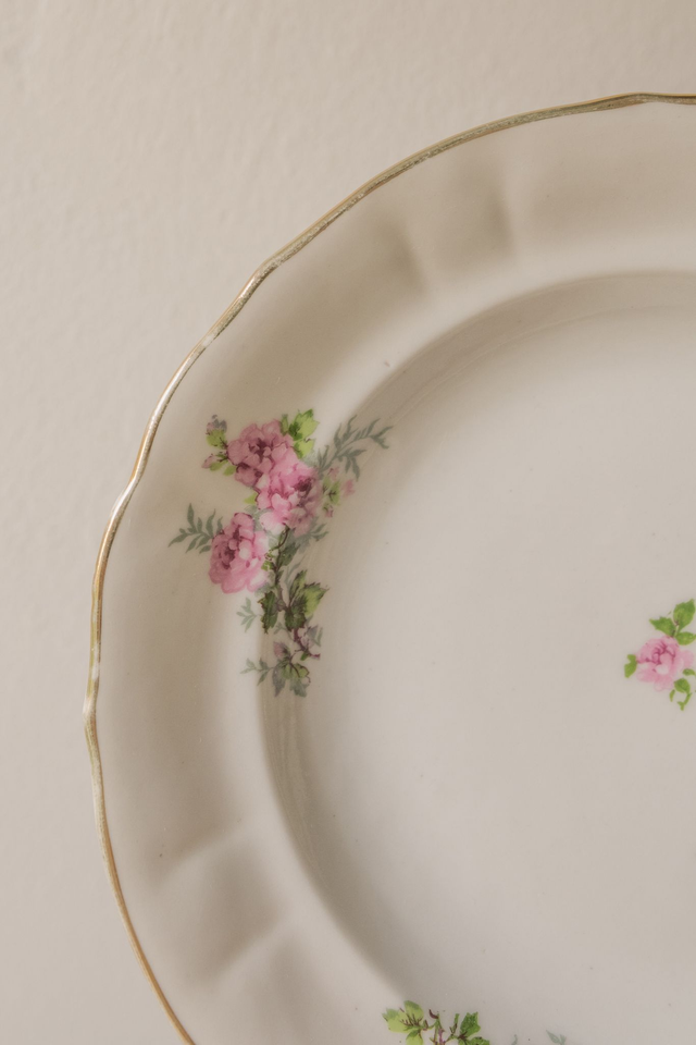 Lot de 4 assiettes creuses à motifs floraux roses 🩷